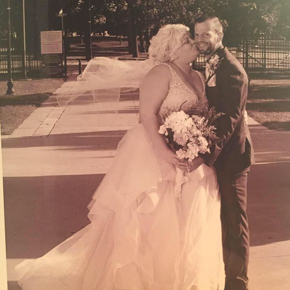 Meet your Posher, Tara - Picture 1 of 1